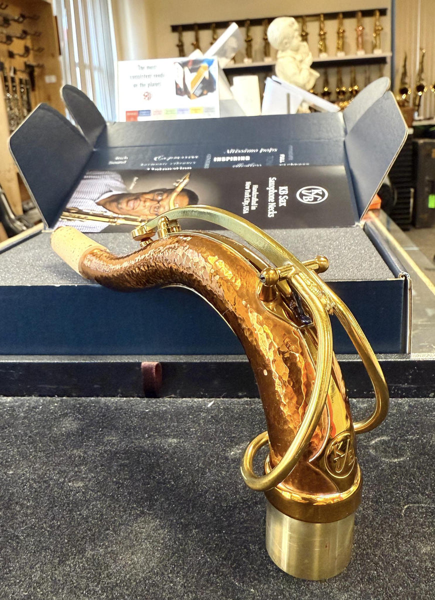 KB Sax Neck – Roberto's Winds